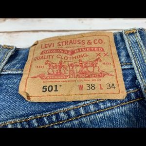 Levi’s 501 38x34 button fly Classic straight leg jeans distressed 0102